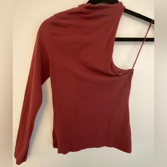 Express One Eleven Burgundy Cut out One Sleeve Top Women's Sz XS - Picture 2 of 11